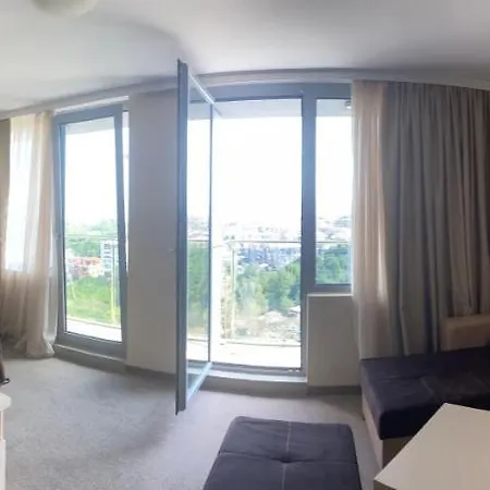 Kamenec Νεσέμπαρ